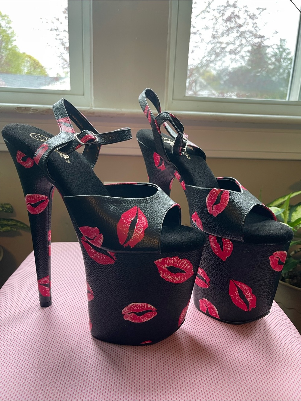 Pleaser Flamingo-809KISSES Ankle Strap Sandals (Size 9)